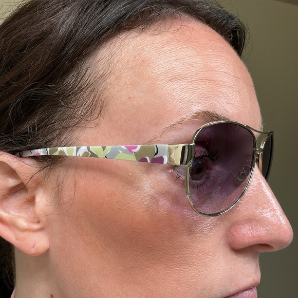 Vera Bradley women’s sunglasses and matching case. The frame is a light gold. - Picture 10 of 17